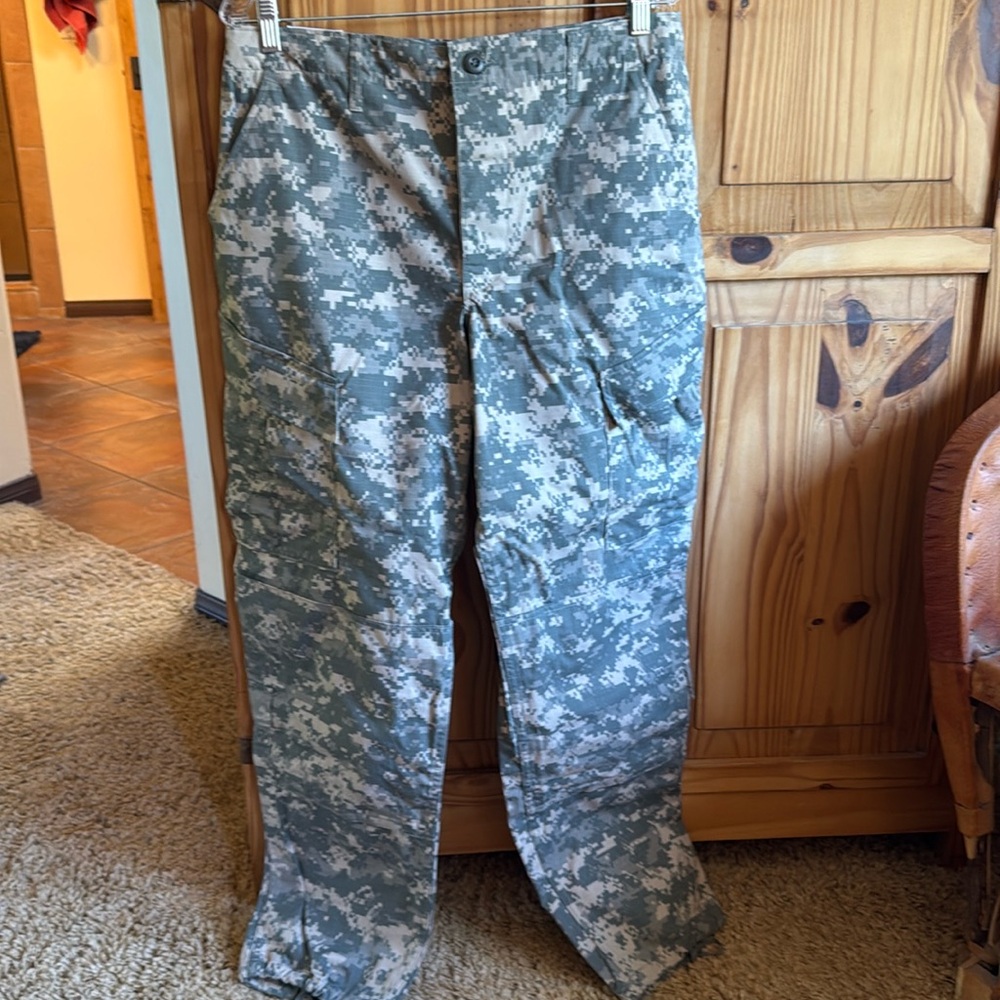Propper camouflage pants NWT